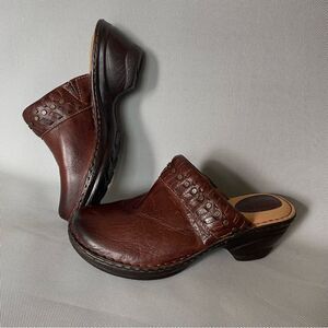 Comfortiva Brown Genuine Leather Clogs NEW Women’s Size 11W